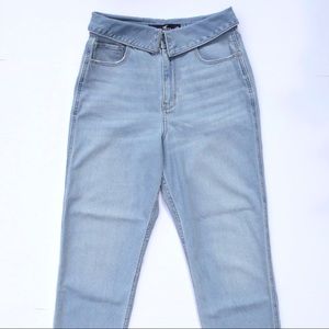 👖Light Wash High-Waisted Collared Mom Jeans ⭐️